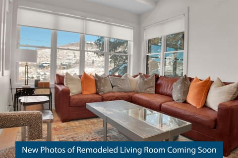 Day, Living room, Seating area, City view, Mountain view, furniture