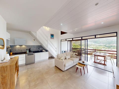 Kitchen or kitchenette, Living room