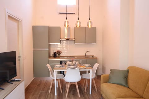 TV and multimedia, Kitchen or kitchenette, Living room, Dining area