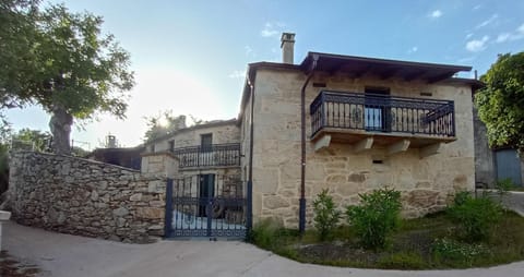 Property building, Day, Landmark view