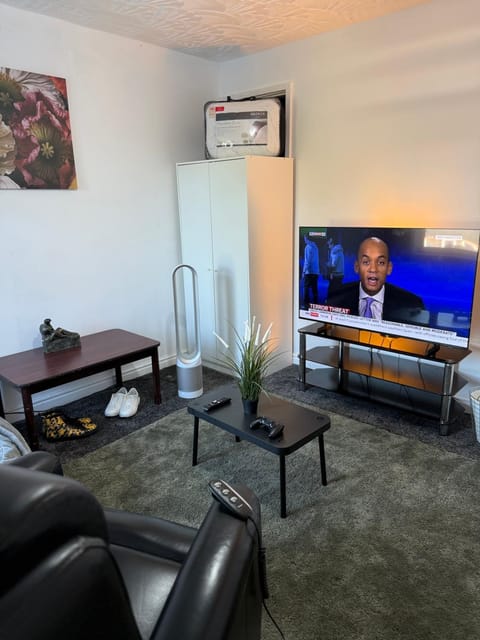 TV and multimedia, Living room, Seating area