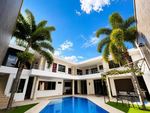 Garden, Swimming pool