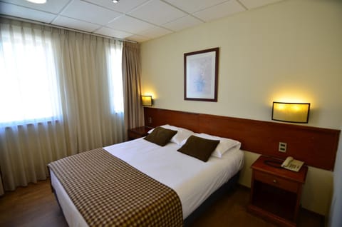 Bed, TV and multimedia, Photo of the whole room, Bedroom, air conditioner