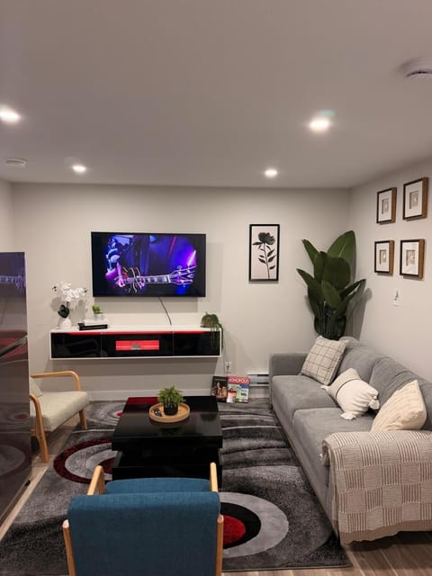 Communal lounge/ TV room, TV and multimedia, Living room, Seating area