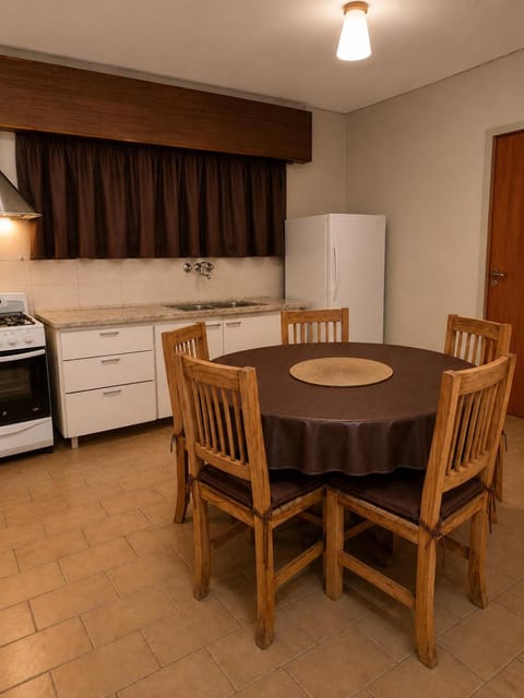 Kitchen or kitchenette, Dining area, pet friendly