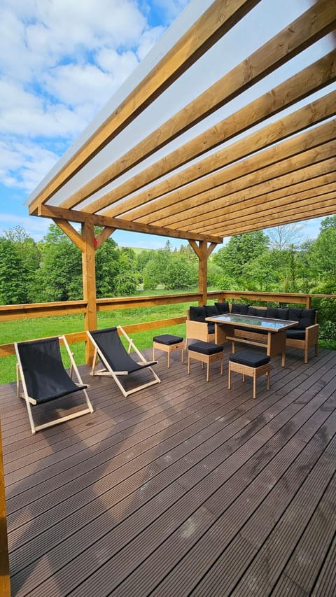View (from property/room), Balcony/Terrace, sunbed