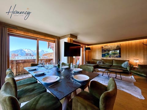 Living room, Dining area, Mountain view
