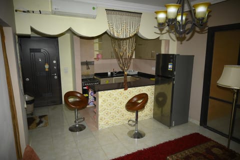 Kitchen or kitchenette, Seating area, Dining area