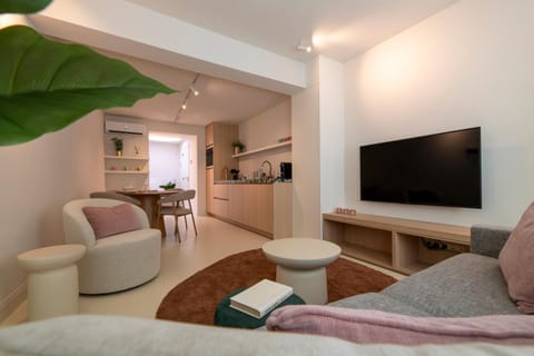 Kitchen or kitchenette, Living room, Dining area