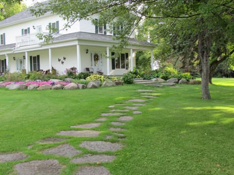Property building, Day, Garden