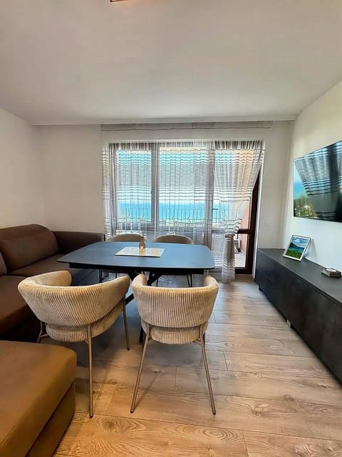 Seating area, Sea view