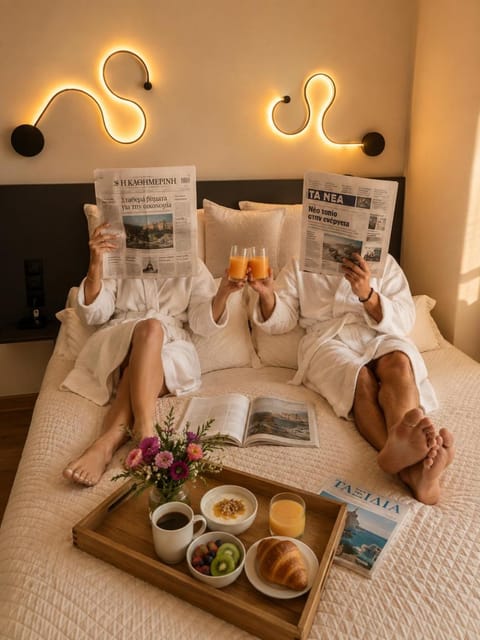 Bed, Food and drinks, Photo of the whole room, Bedroom, Breakfast