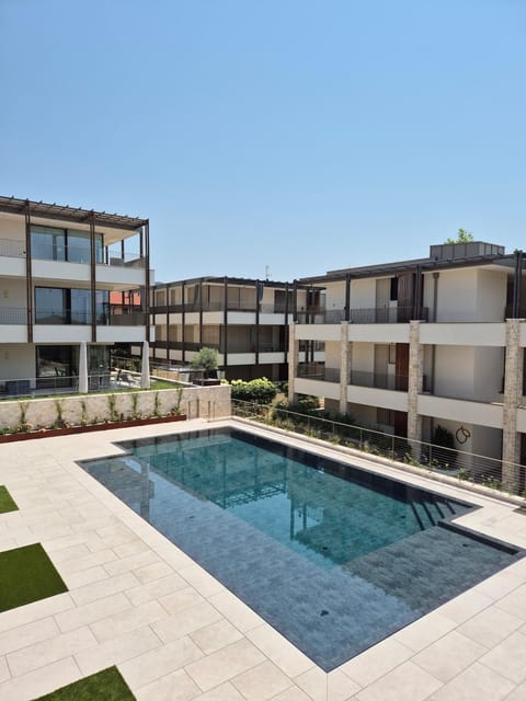 Pool view, Swimming pool