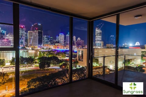 View (from property/room), City view, Landmark view, Street view