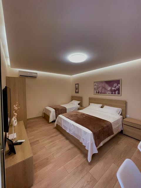 TV and multimedia, Bedroom, air conditioner