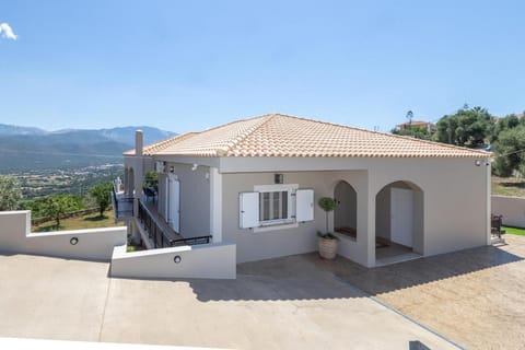 Property building, Day, Mountain view