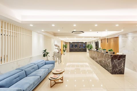 Communal lounge/ TV room, Lobby or reception, Seating area