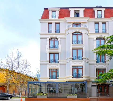 Facade/entrance, Balcony/Terrace, City view, Sunrise