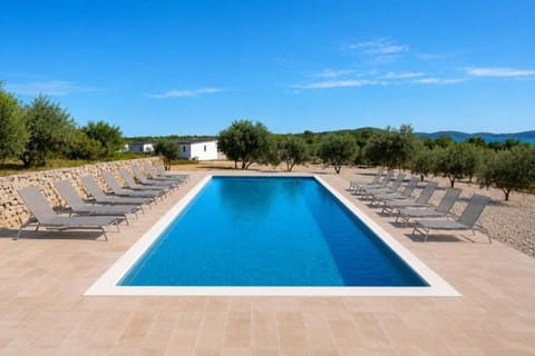 Swimming pool, Location, children, Family
