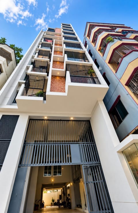 Property building, Day
