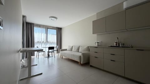 TV and multimedia, Kitchen or kitchenette, Living room