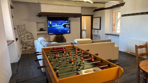 TV and multimedia, Living room, Family