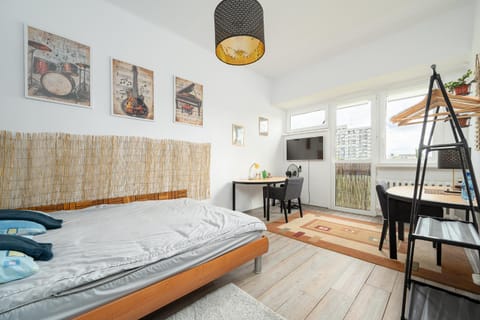 Place of worship, TV and multimedia, Bedroom, Entertainment
