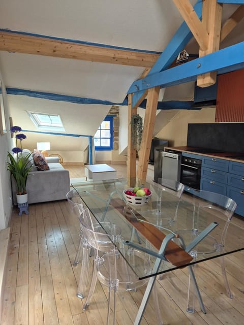 Kitchen or kitchenette, Living room, Dining area
