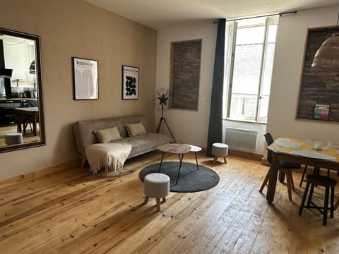 Living room, Dining area, City view, toaster
