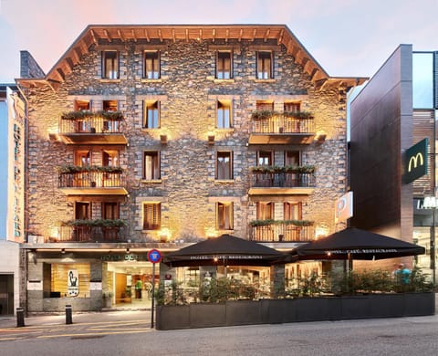 Property building, Facade/entrance