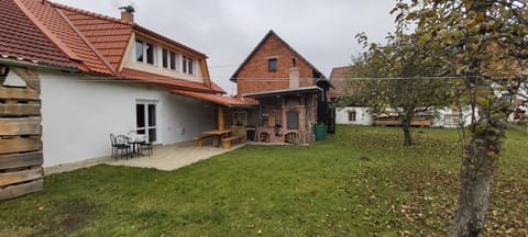 Garden, Garden, Balcony/Terrace