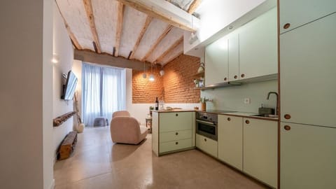 TV and multimedia, Kitchen or kitchenette, Living room, Seating area, Dining area, dishwasher, pet friendly, stove