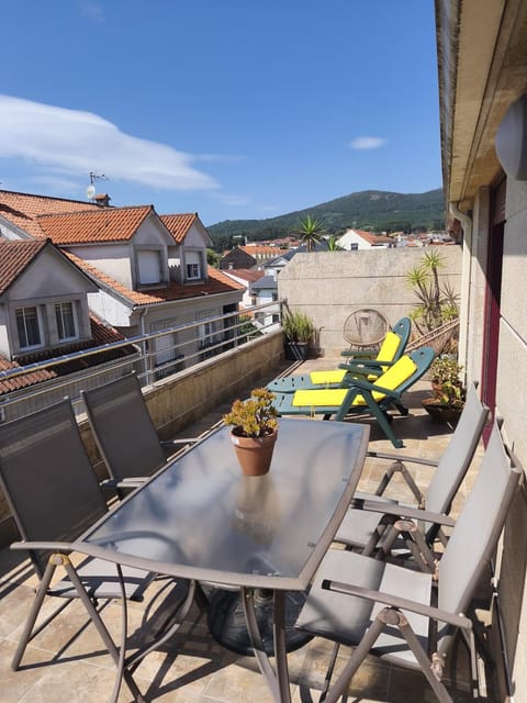 Balcony/Terrace, Mountain view