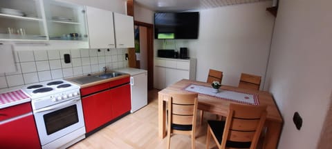 Kitchen or kitchenette, Dining area, pet friendly, toaster