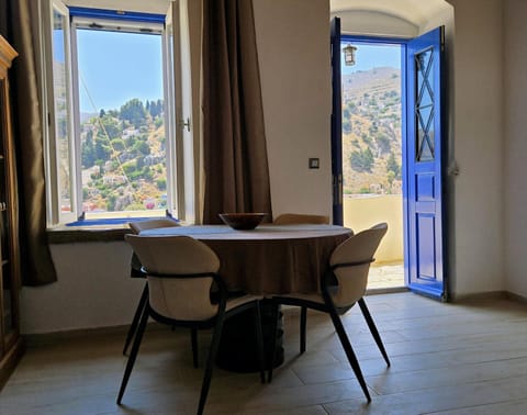 Facade/entrance, Living room, Dining area