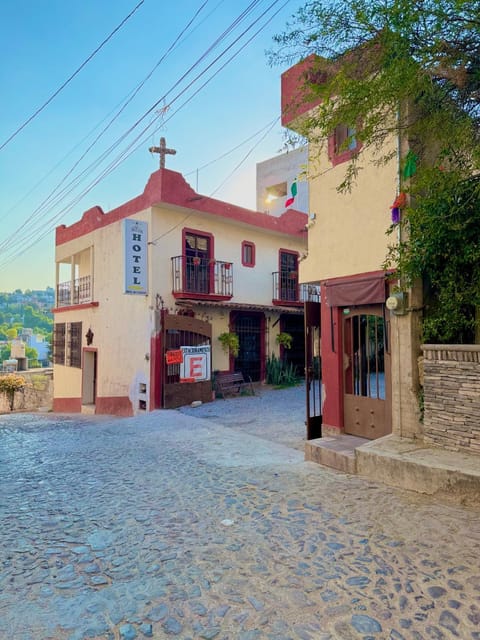 Property building, Off site, Street view