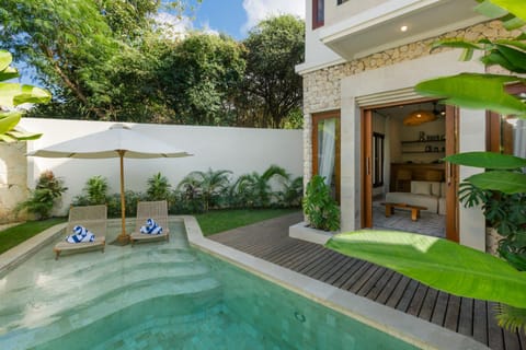 Property building, Swimming pool, Swimming pool