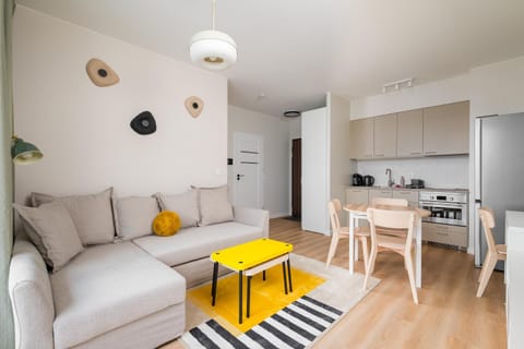 Kitchen or kitchenette, Living room, Seating area, Dining area, oven, stove