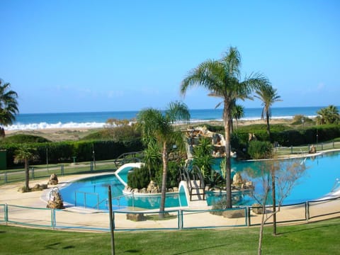 Day, Beach, Swimming pool