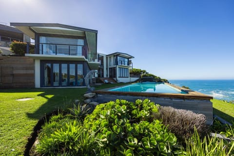 Property building, Natural landscape, Garden, Garden view, Pool view, Sea view, Swimming pool