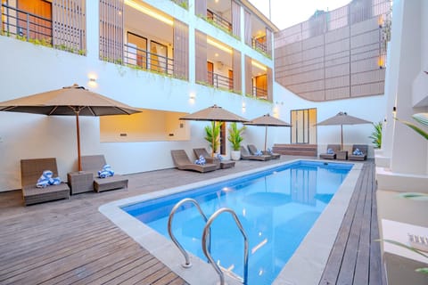 Property building, Pool view, Swimming pool, sunbed