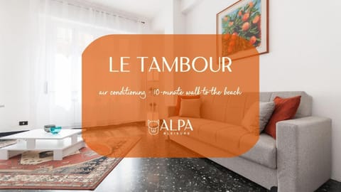 Living room, Text overlay