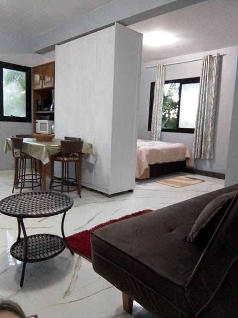 Bed, Living room, Dining area, Bedroom