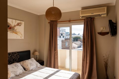 Bed, TV and multimedia, Photo of the whole room, Bedroom, air conditioner