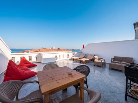 Patio, Facade/entrance, Day, View (from property/room), Balcony/Terrace, Seating area, Dining area