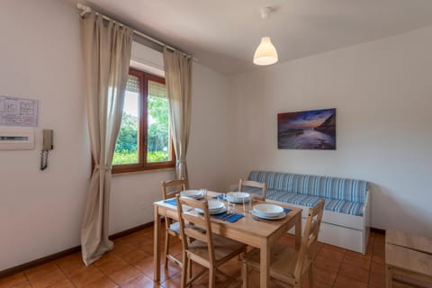 Spring, Day, Night, Summer, Photo of the whole room, Seating area, Dining area, Autumn, On site, Garden view, Seasons, Time of day, Sunrise, Sunset, internet, air conditioner