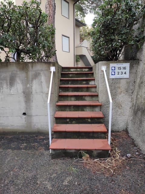 Property building, Facade/entrance, acessibility