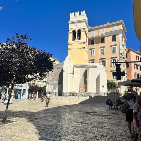 Landmark view, Location