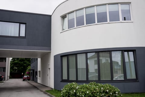 Property building, Day