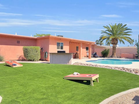 Property building, Day, Garden view, Swimming pool